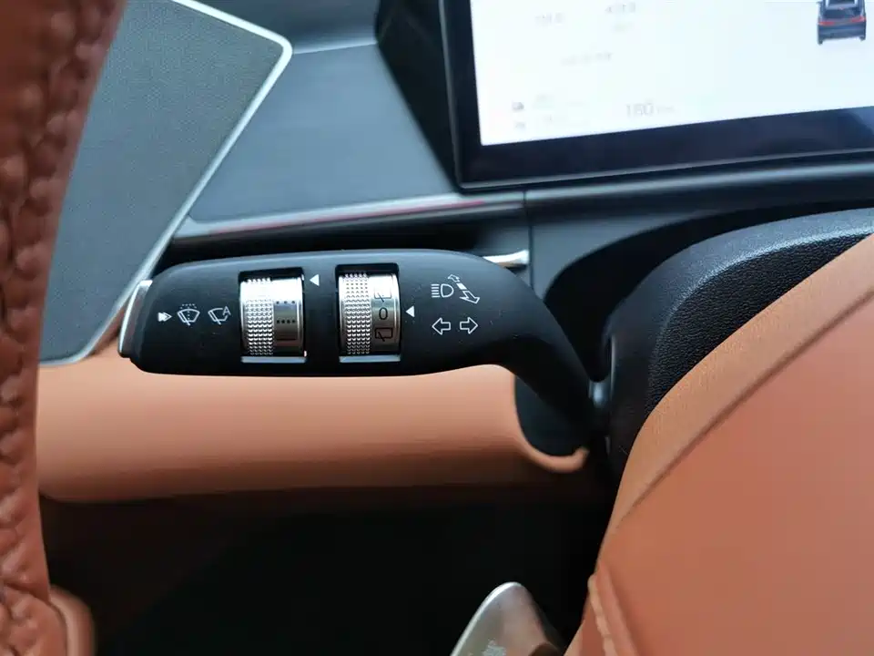 BYD Tang L