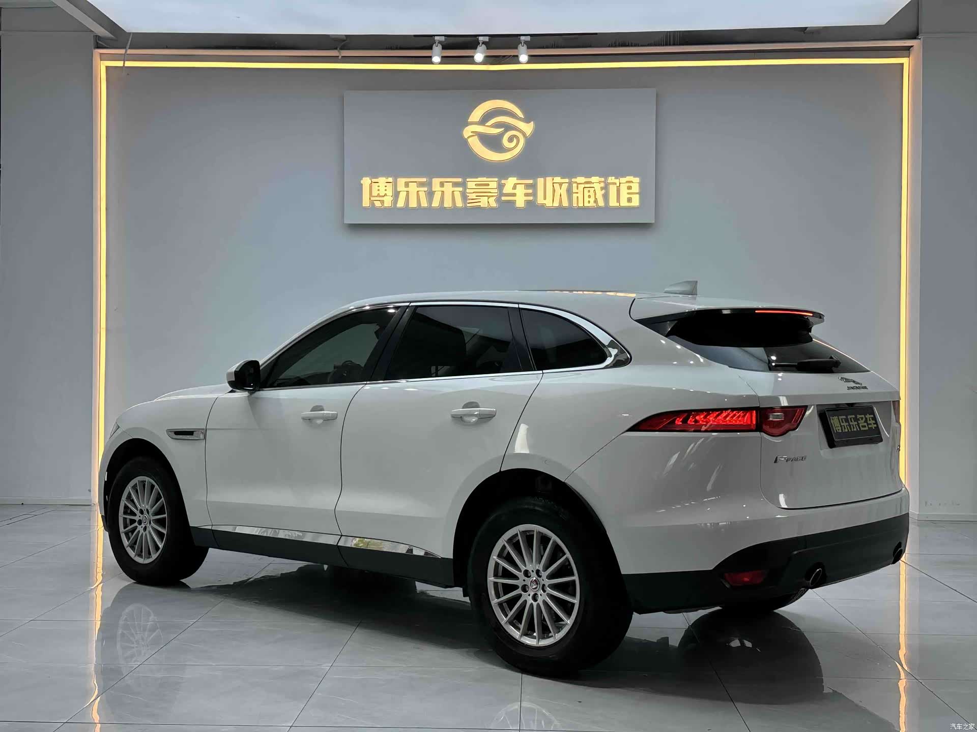 Jaguar F-PACE, 2018 14