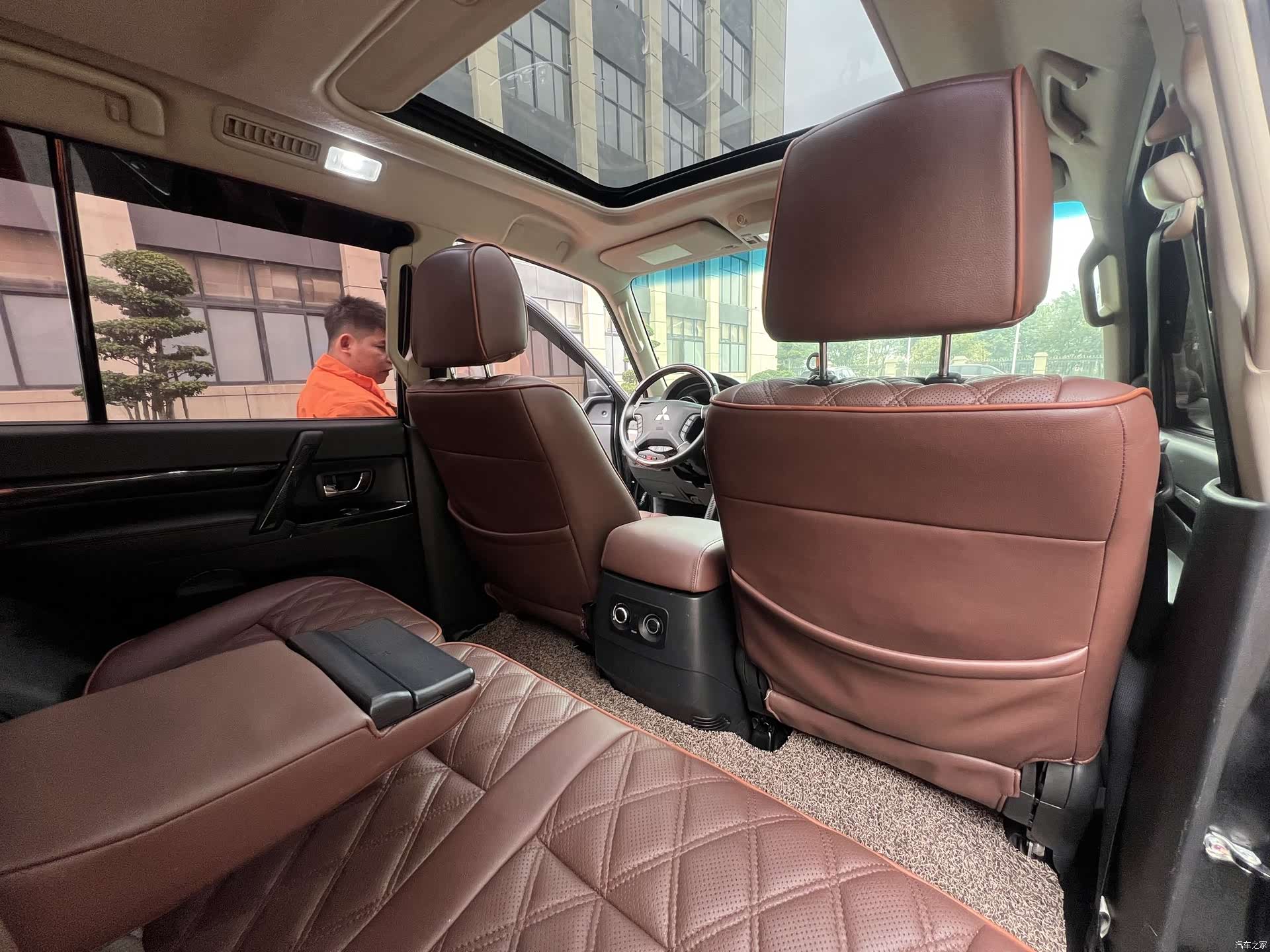 Mitsubishi Pajero, 2019 10