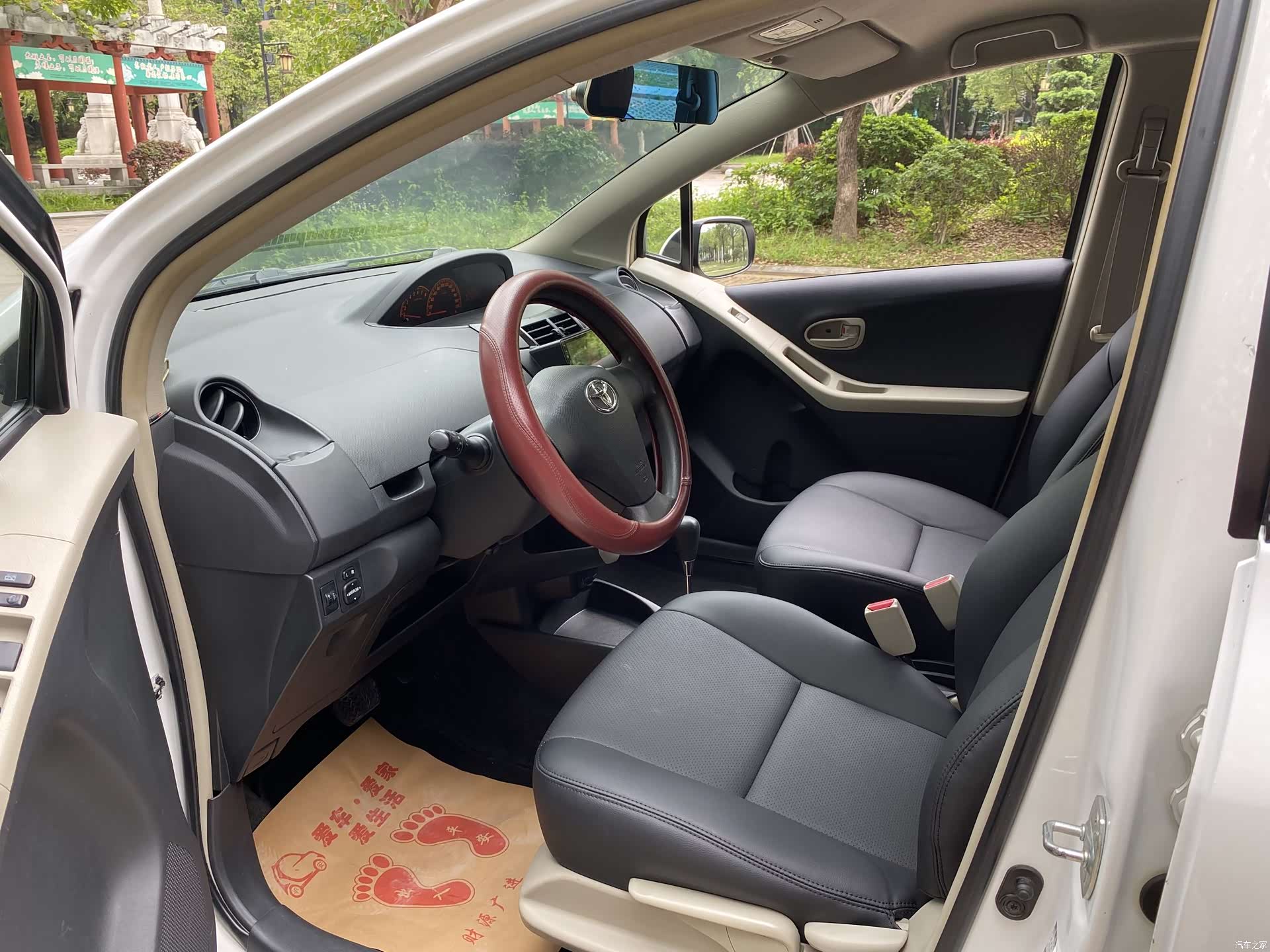 Toyota 1.6E, 2012 все фото