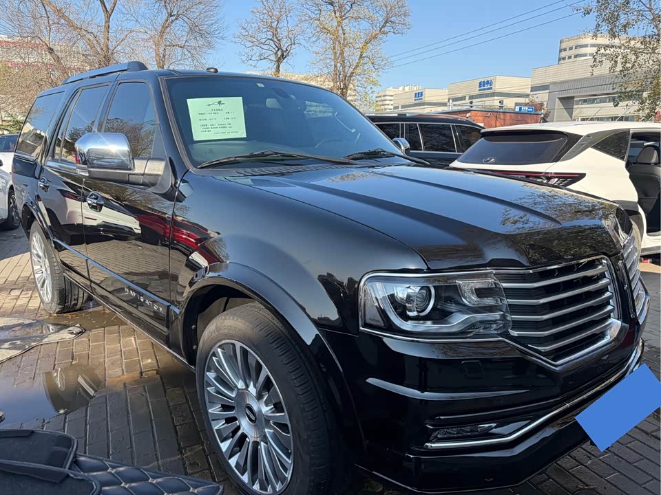 Lincoln Navigator