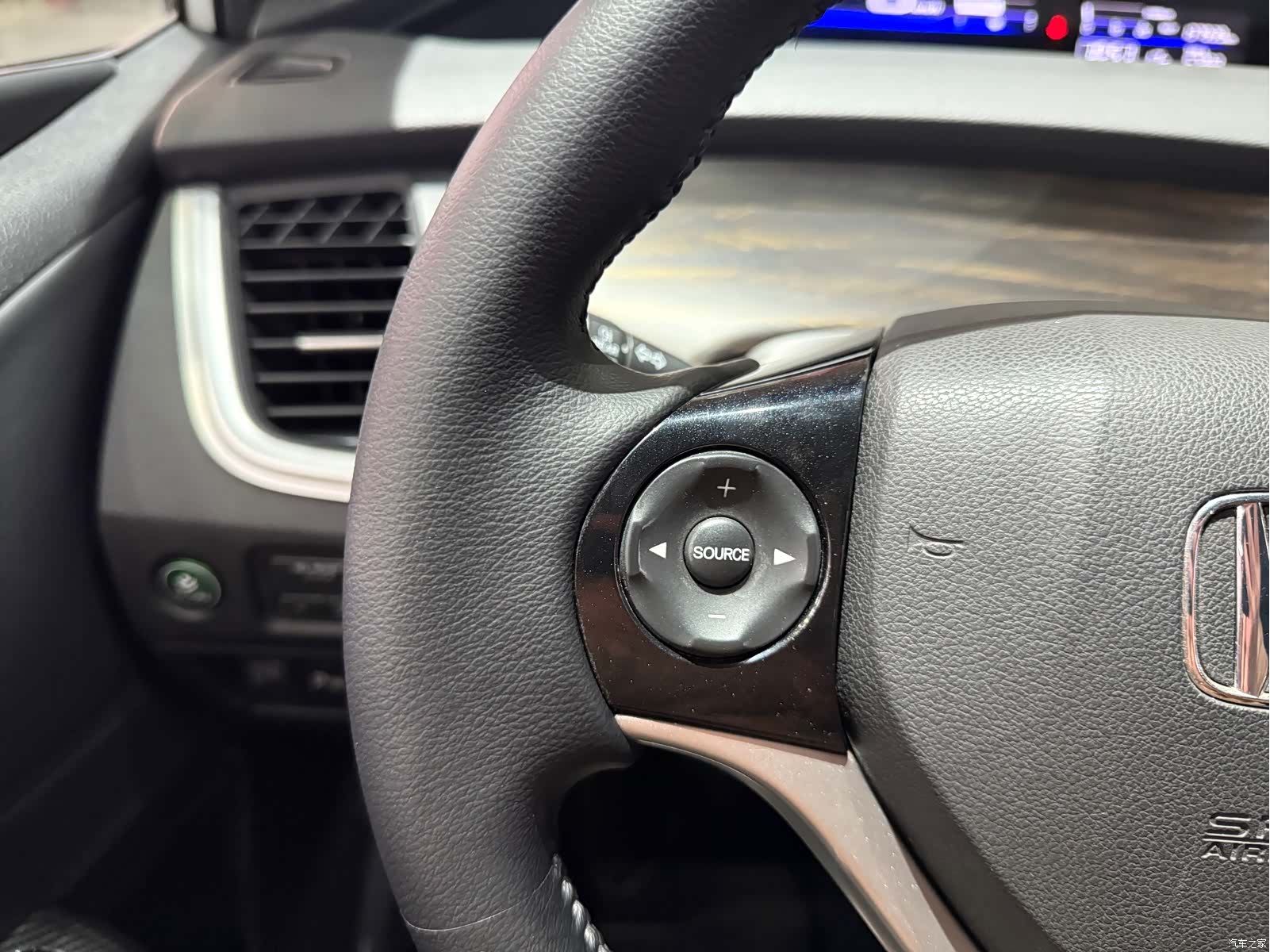Honda Jade, 2018 8