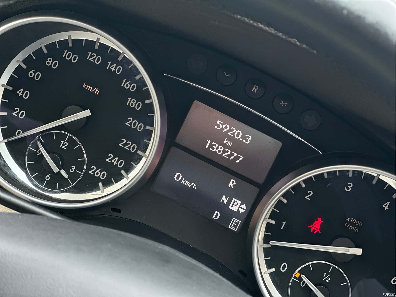 Mercedes-Benz R-Class, 2017 13