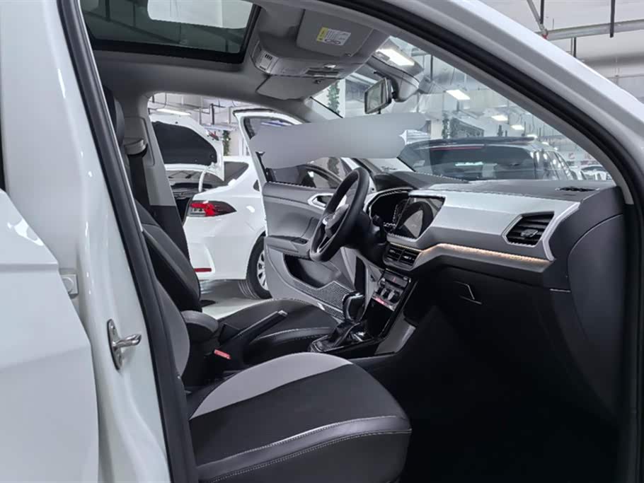 Volkswagen Exploring the shadow