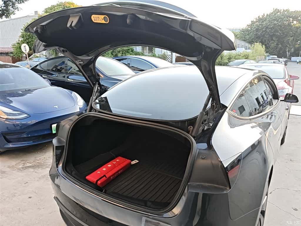 Tesla Model 3, 2024 19