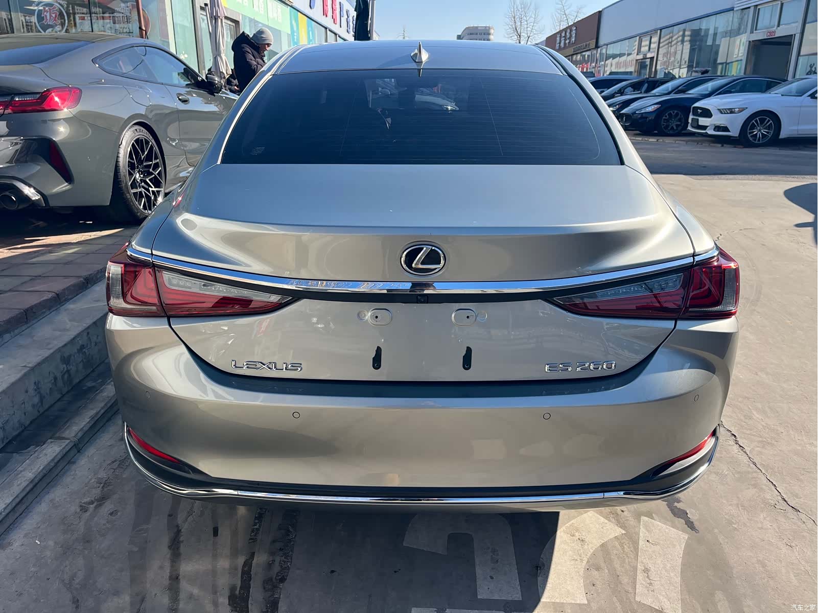 Lexus ES, 2019 3
