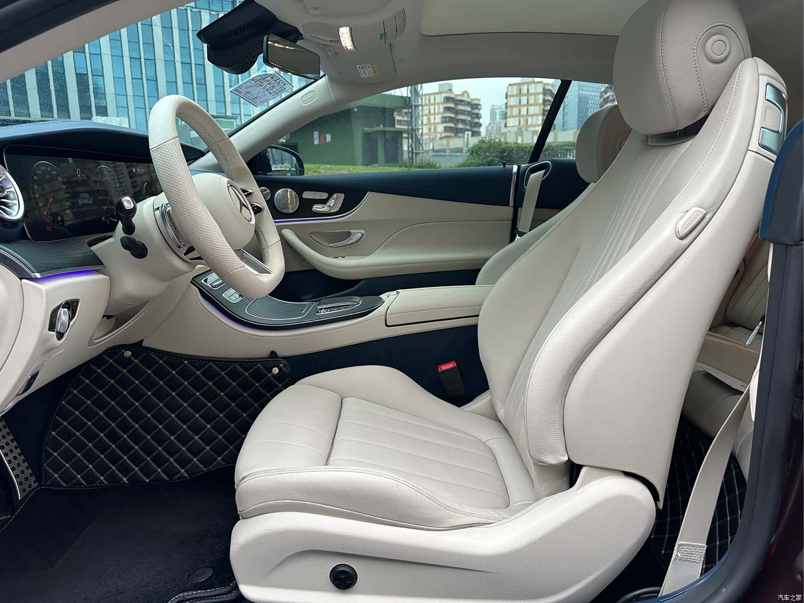 Mercedes-Benz E-Class, 2022 4