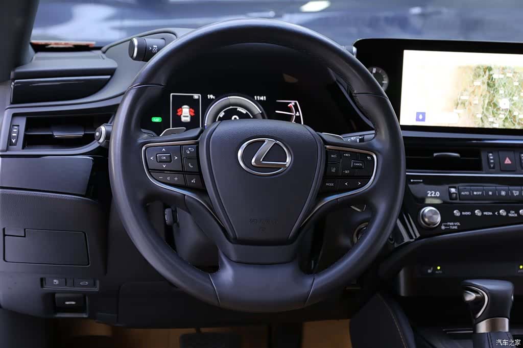 Lexus ES, 2023 11