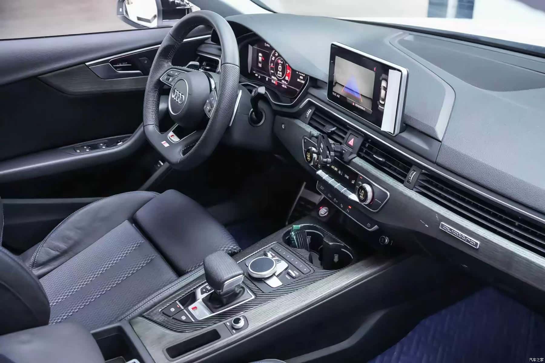 Audi A4L, 2018 8