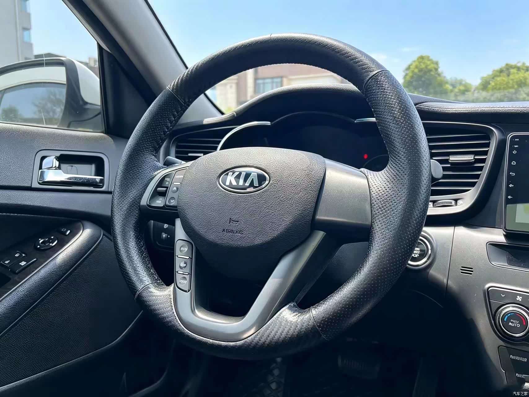 Kia K5, 2012 12