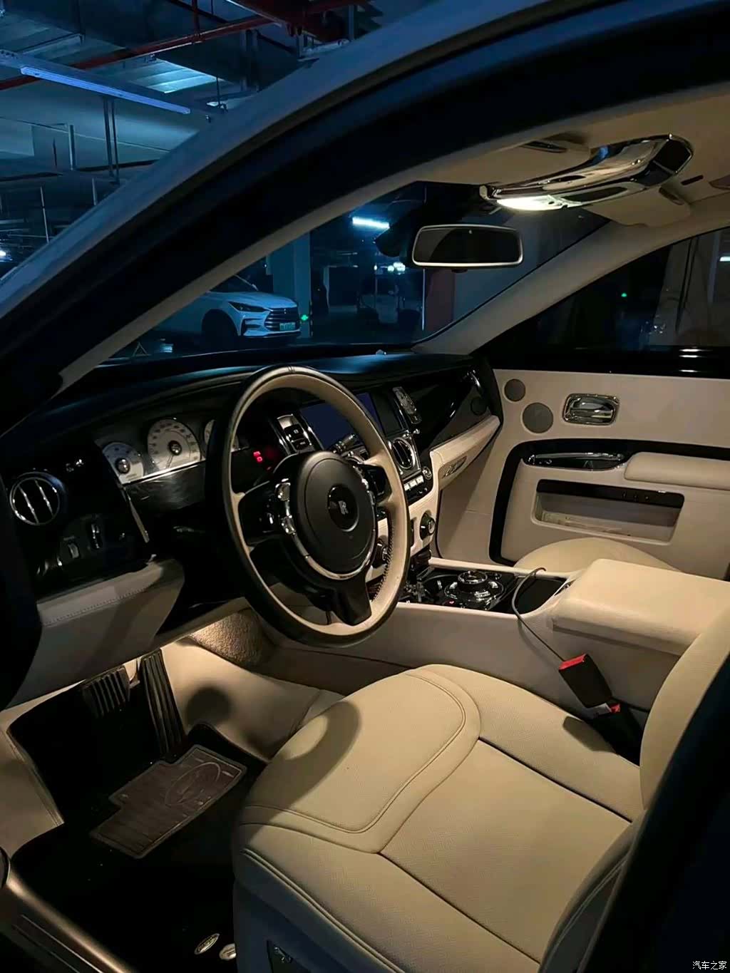 Rolls-Royce Ghost, 2011 8