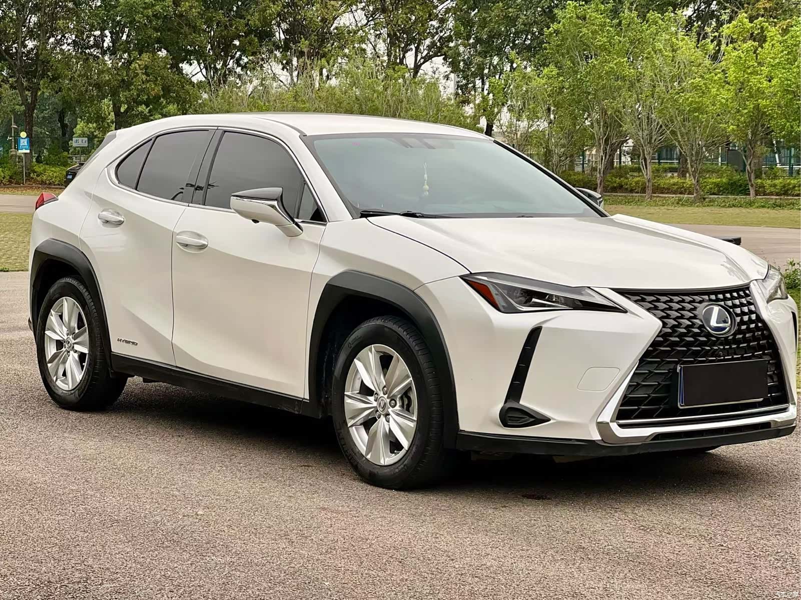 Lexus UX, 2019 3