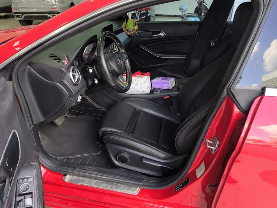 Mercedes-Benz CLA
