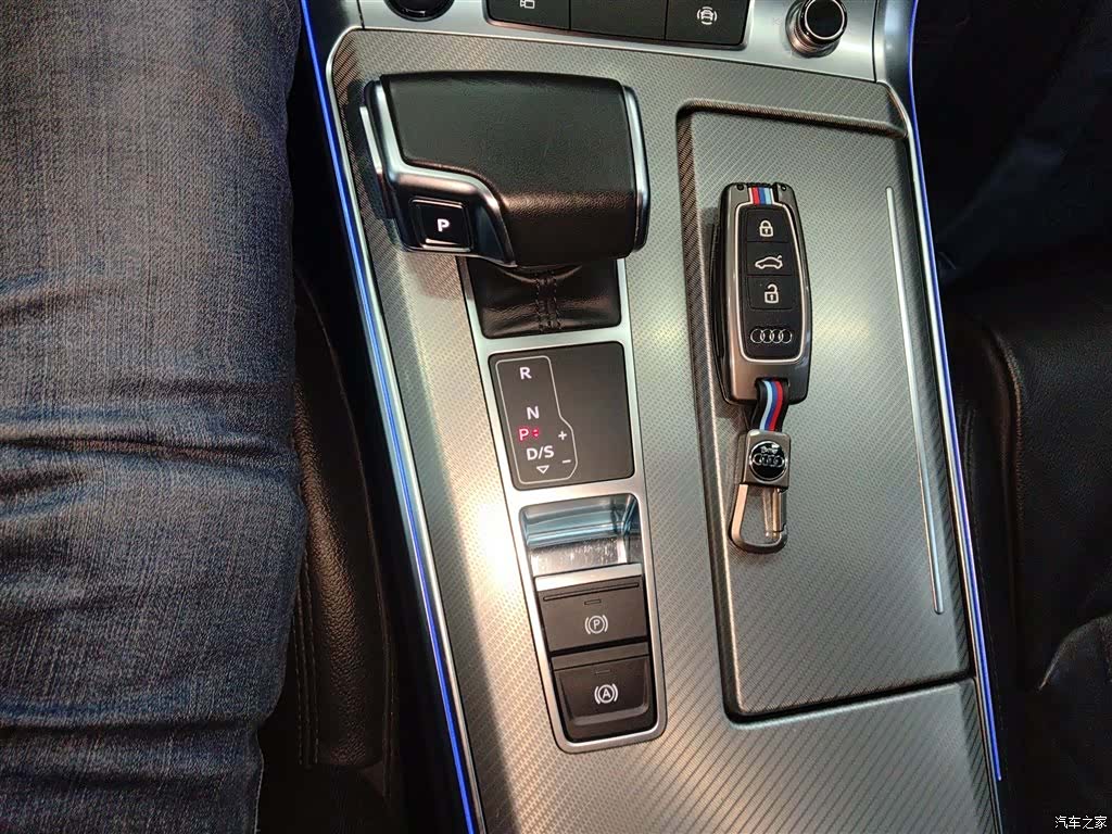 Audi A6L, 2022 10