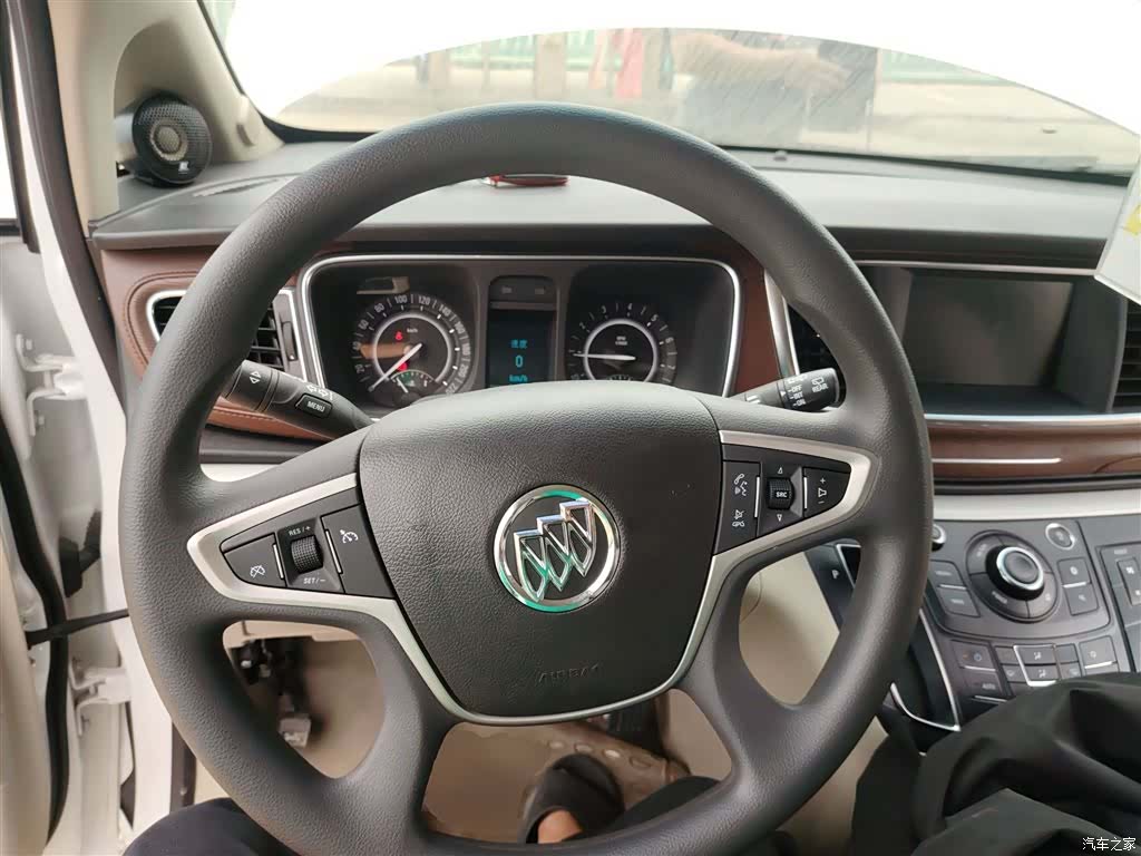 Buick GL8, 2019 7
