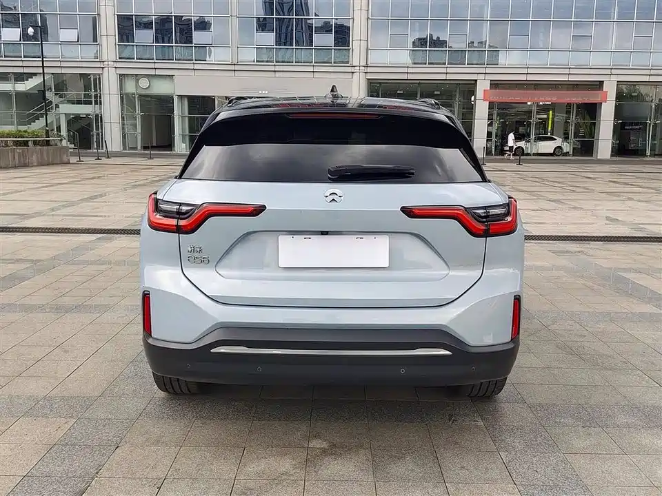 NIO ES6