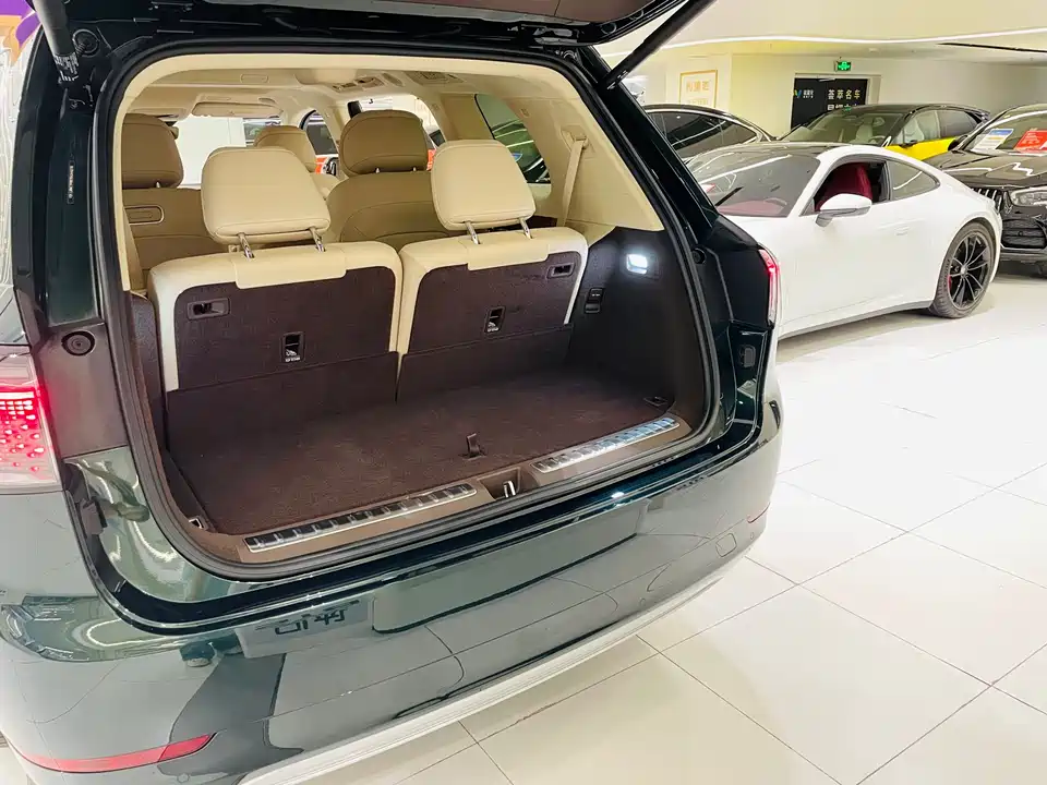 AITO Ask the world M9