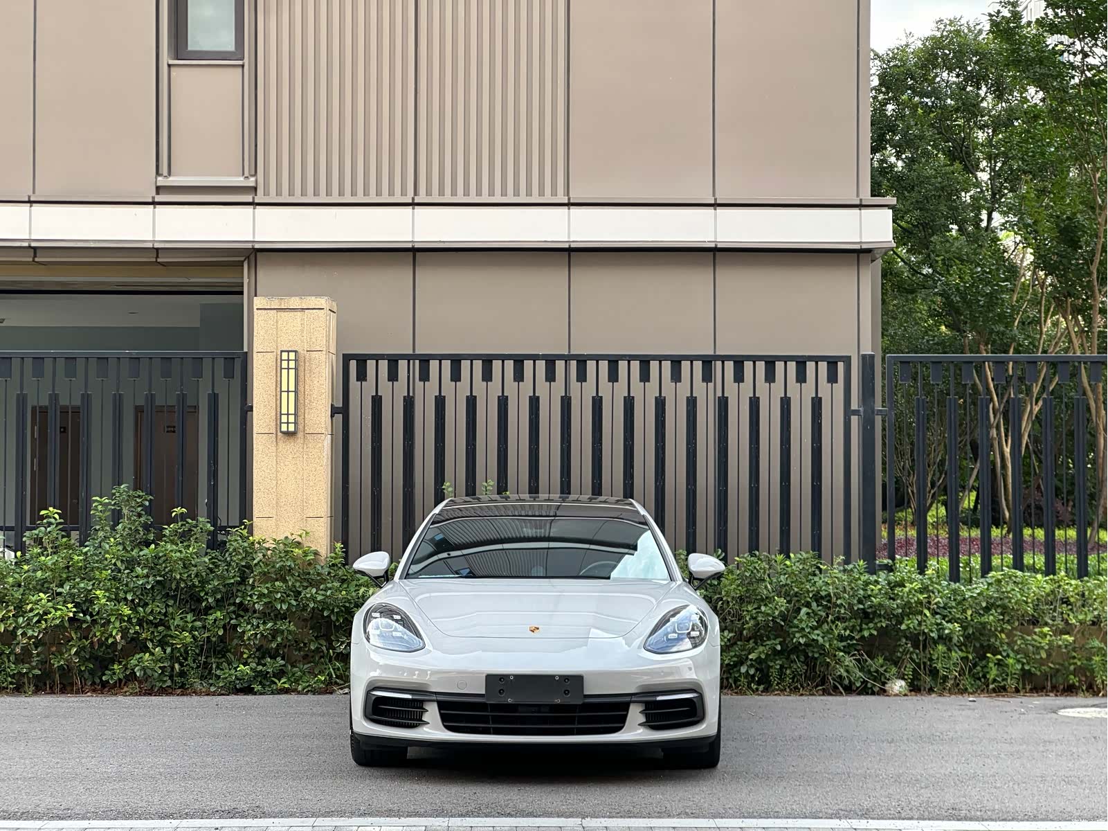 Porsche Panamera, 2019 все фото