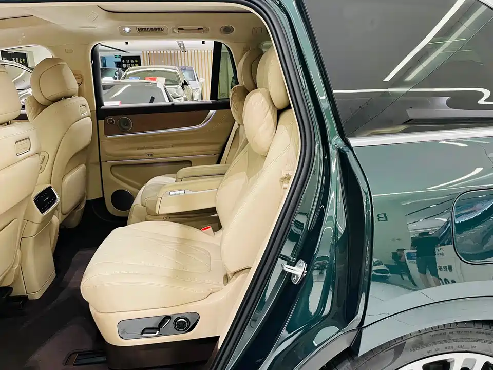 AITO Ask the world M9