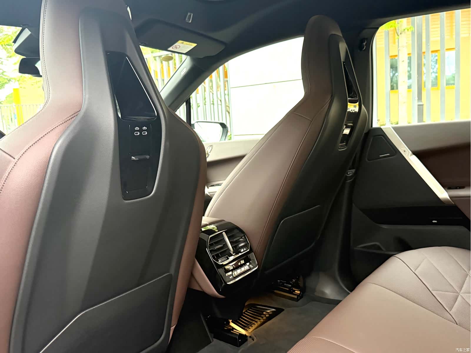 BMW iX, 2023 16