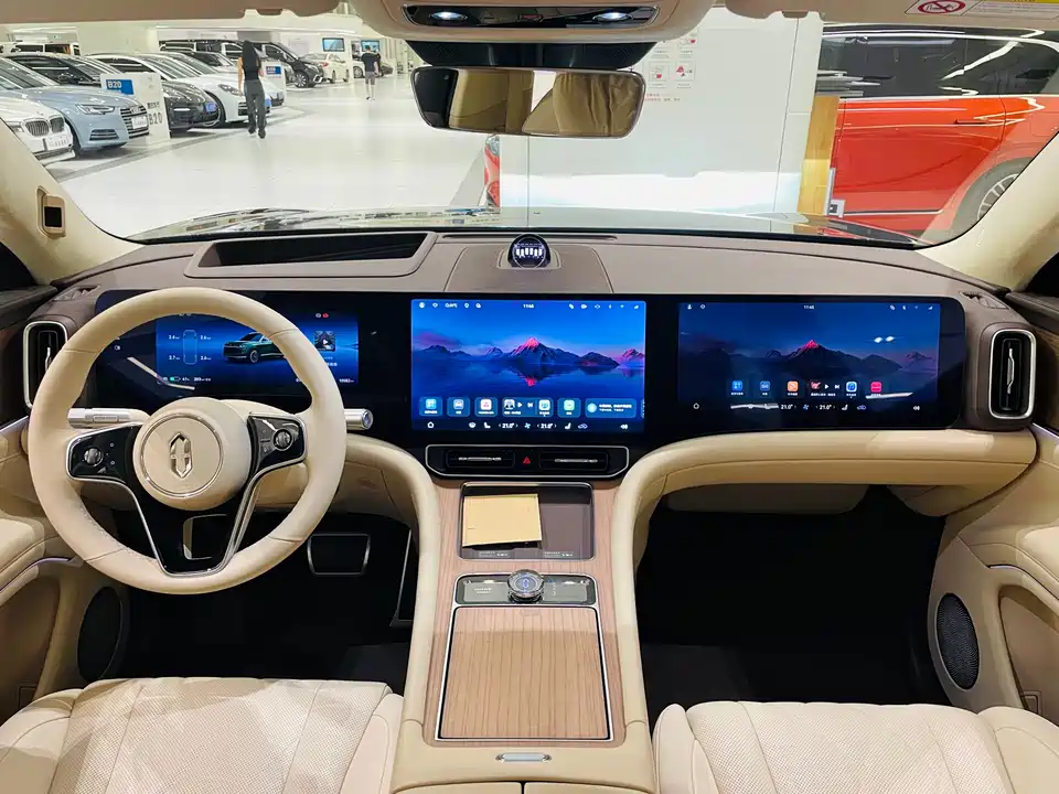 AITO Ask the world M9