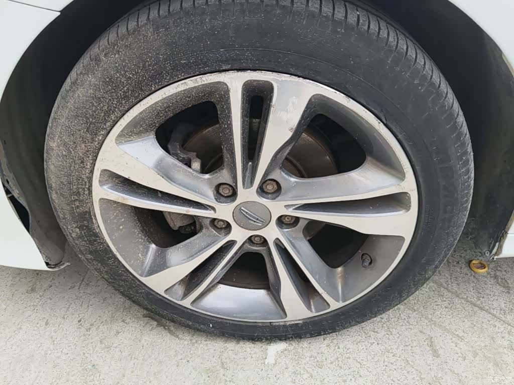 Geely Binray, 2020 23