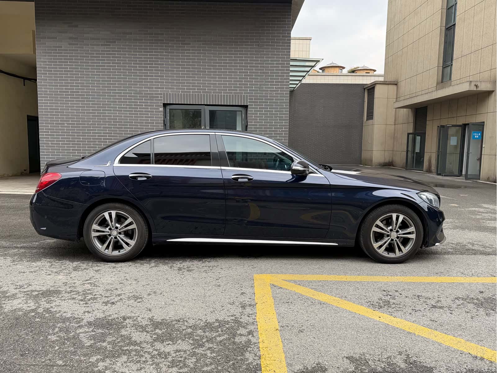 Mercedes-Benz C-Class, 2015 17