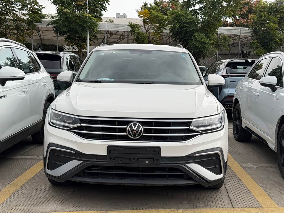 Volkswagen Tiguan L