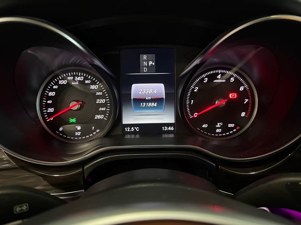 Mercedes-Benz V-class