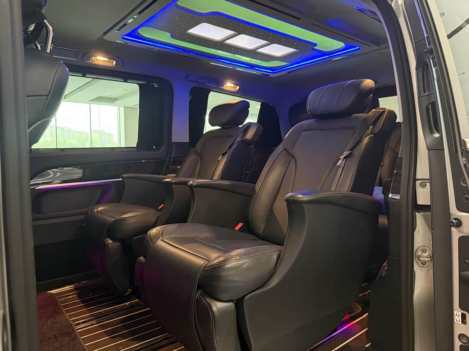 Mercedes-Benz V-class