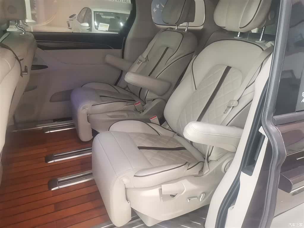 Buick GL8, 2021 13