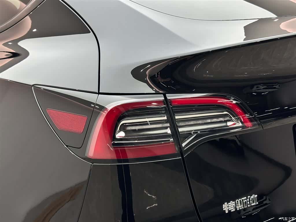 Tesla Model Y, 2023 21