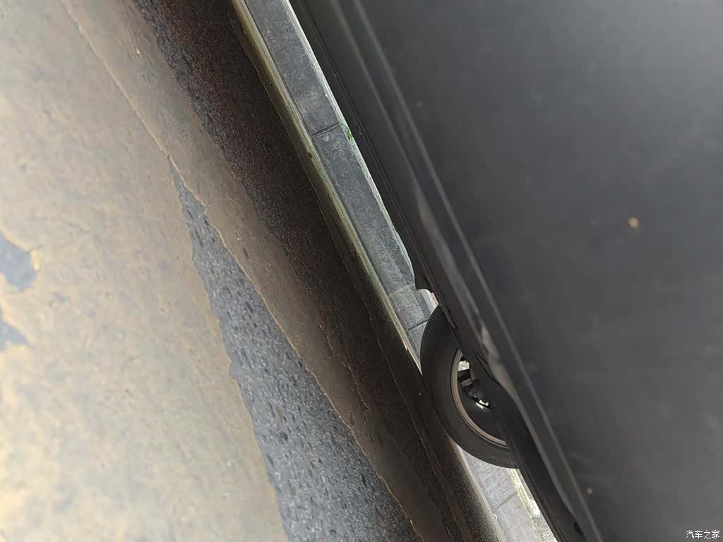 Tesla Model Y, 2023 19