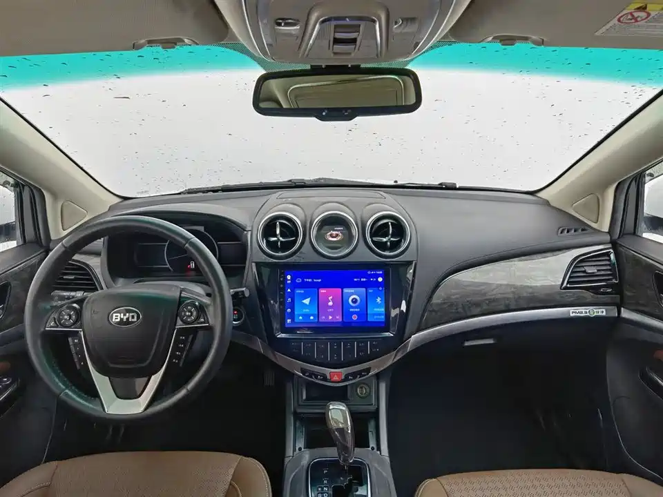 BYD S7