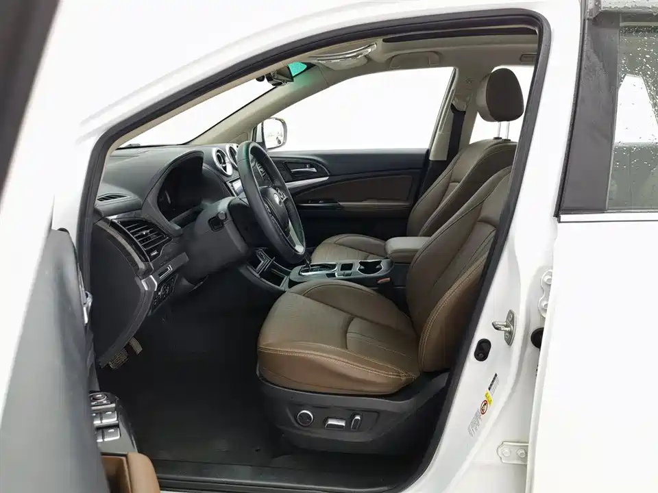 BYD S7