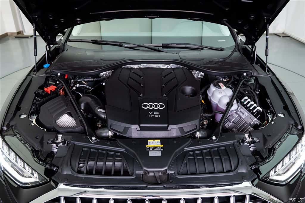 Audi A8L, 2025 8