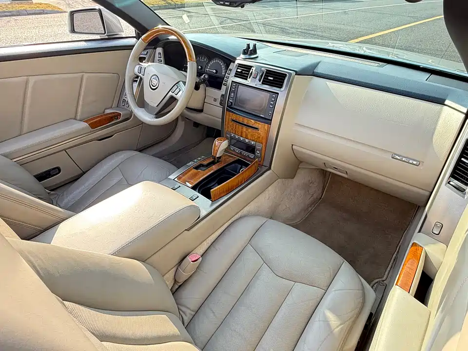 Cadillac XLR