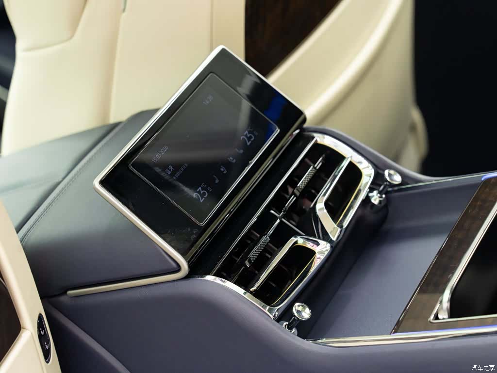 Bentley Flying Spur, 2023 15