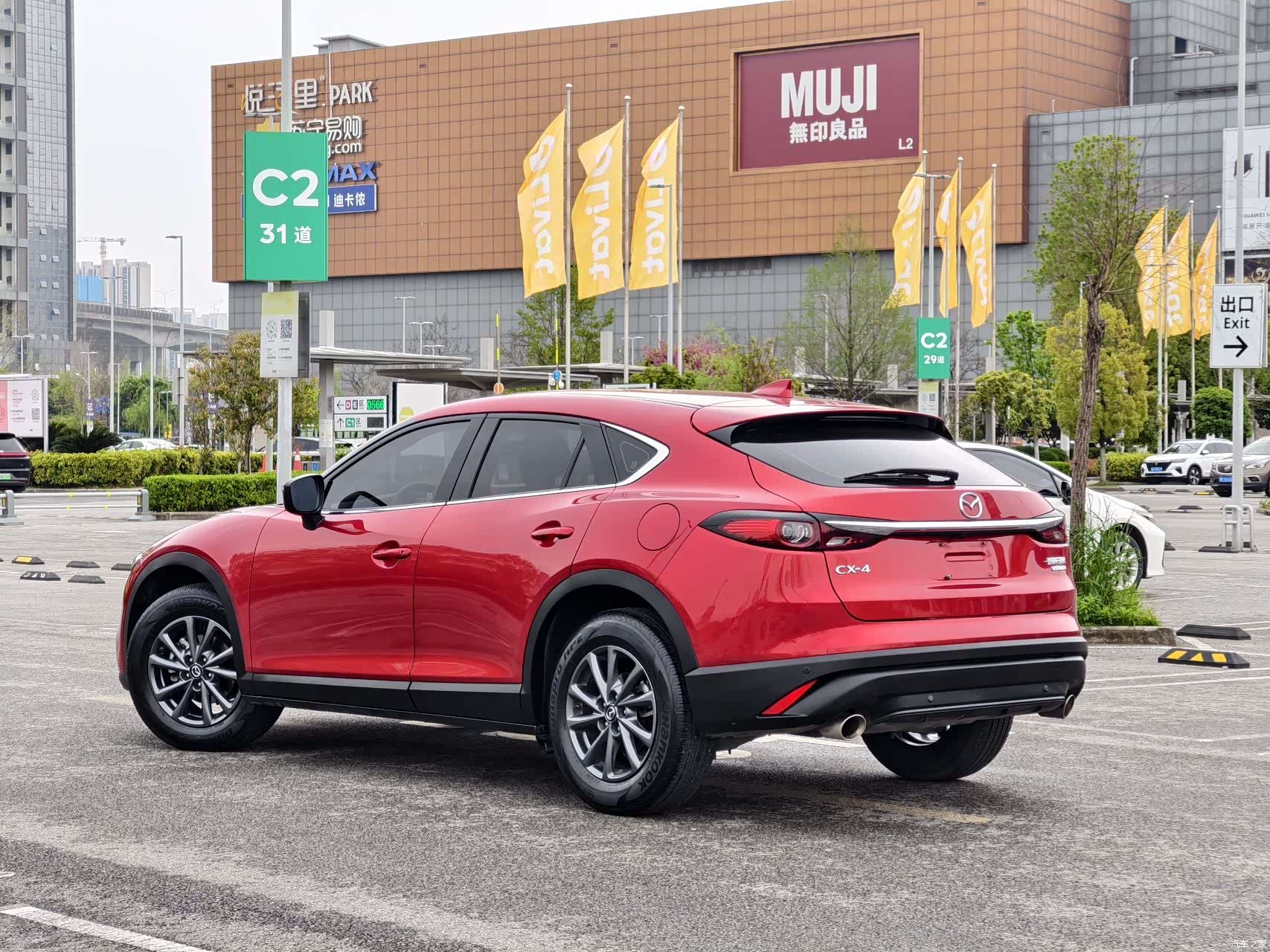 Mazda CX-4, 2023 все фото