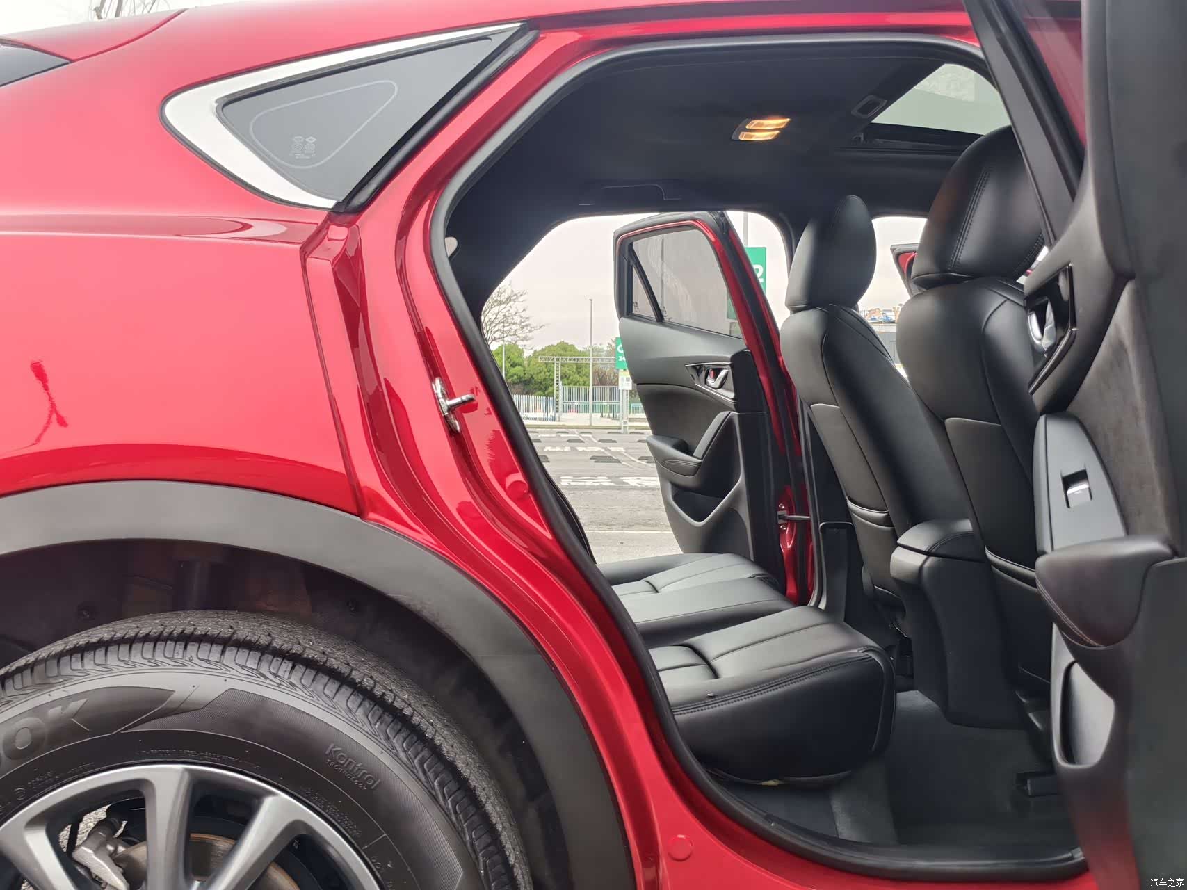 Mazda CX-4, 2023 10