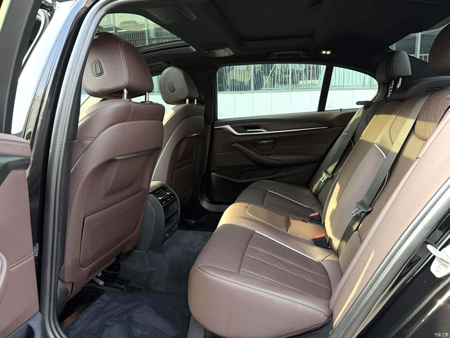 BMW 5 Series, 2021 все фото