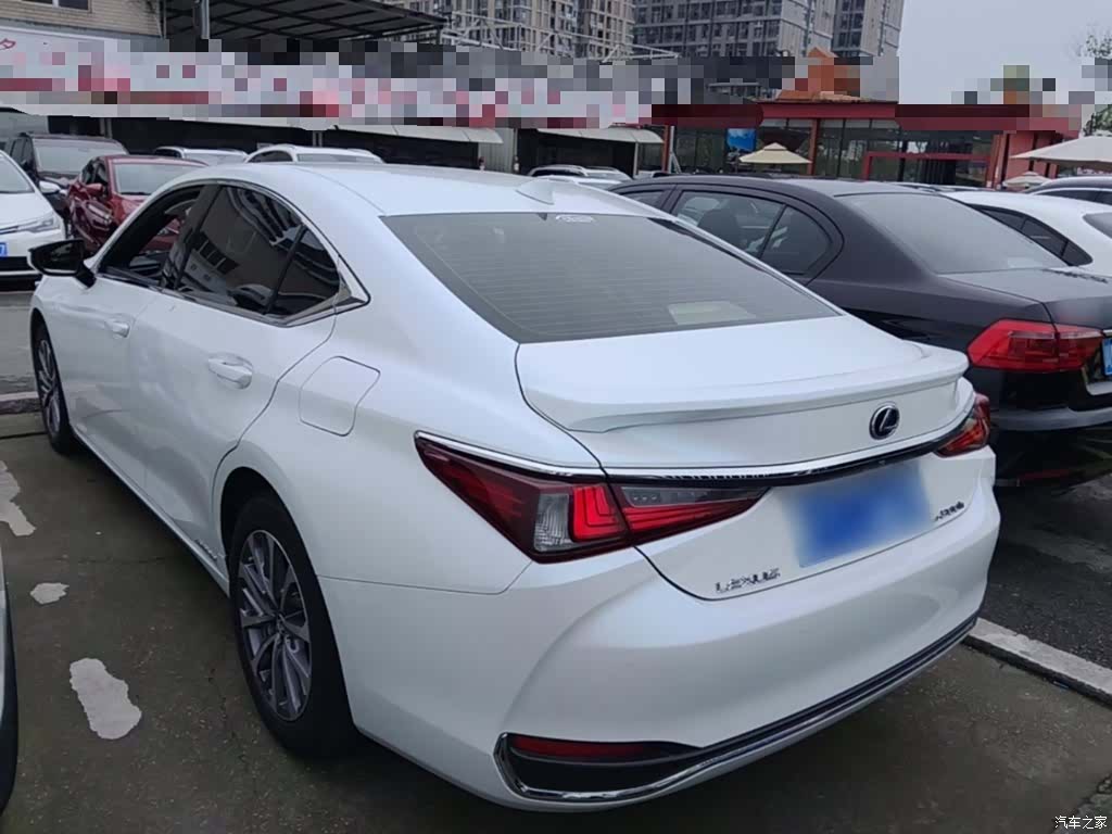 Lexus ES, 2022 все фото