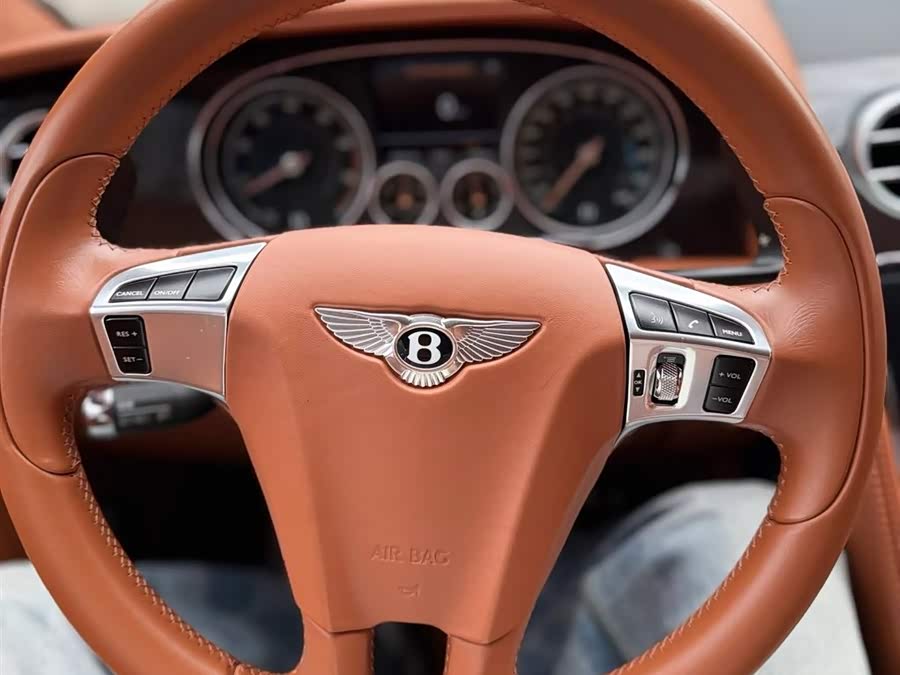 Bentley Continental 2018, фото 3