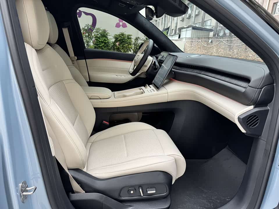 NIO ES6