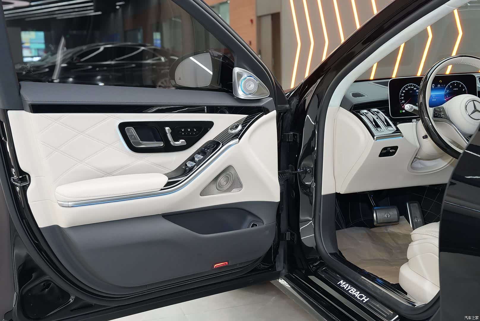 Maybach S-Class, 2023 11