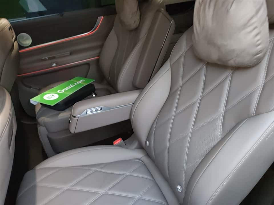 AITO Ask the world M9