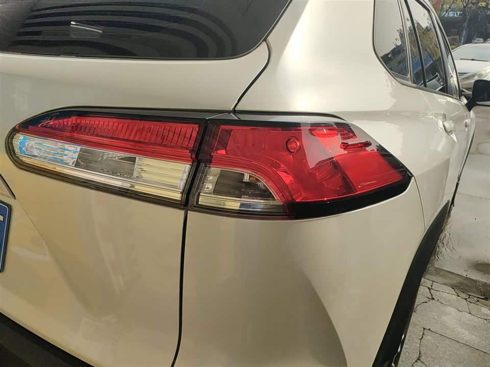 Toyota Corolla Sharp amplifier