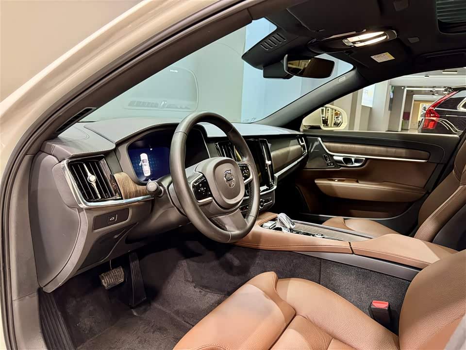 Volvo S90