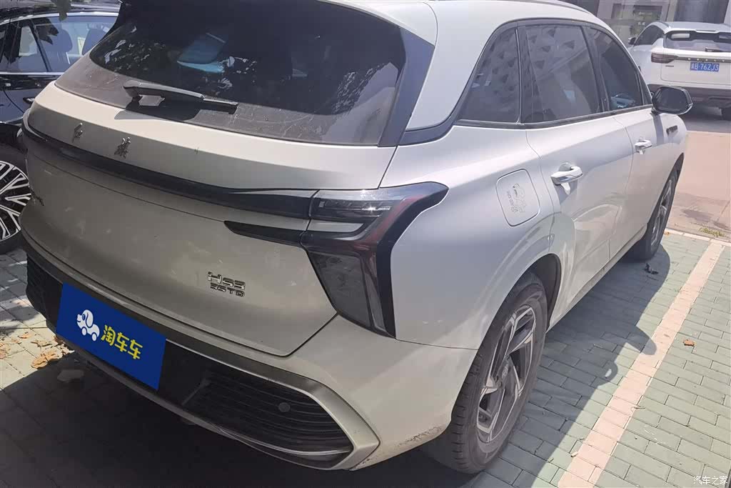 Hongqi HS3, 2023 3
