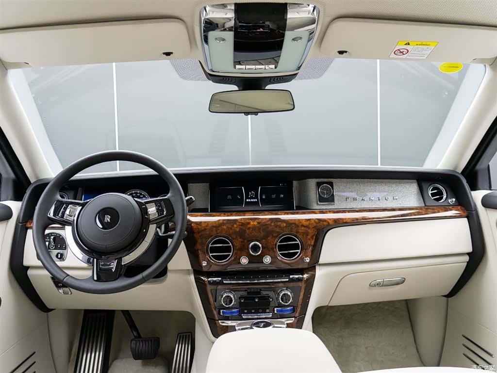 Rolls-Royce Phantom, 2018 25